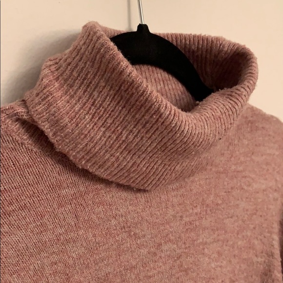 Pink turtleneck - Picture 2 of 2